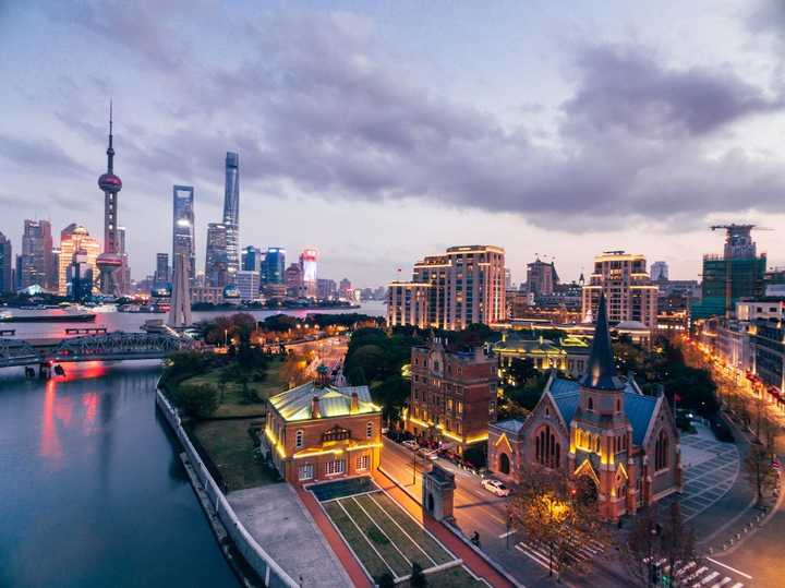 上海，城市的诗意篇章