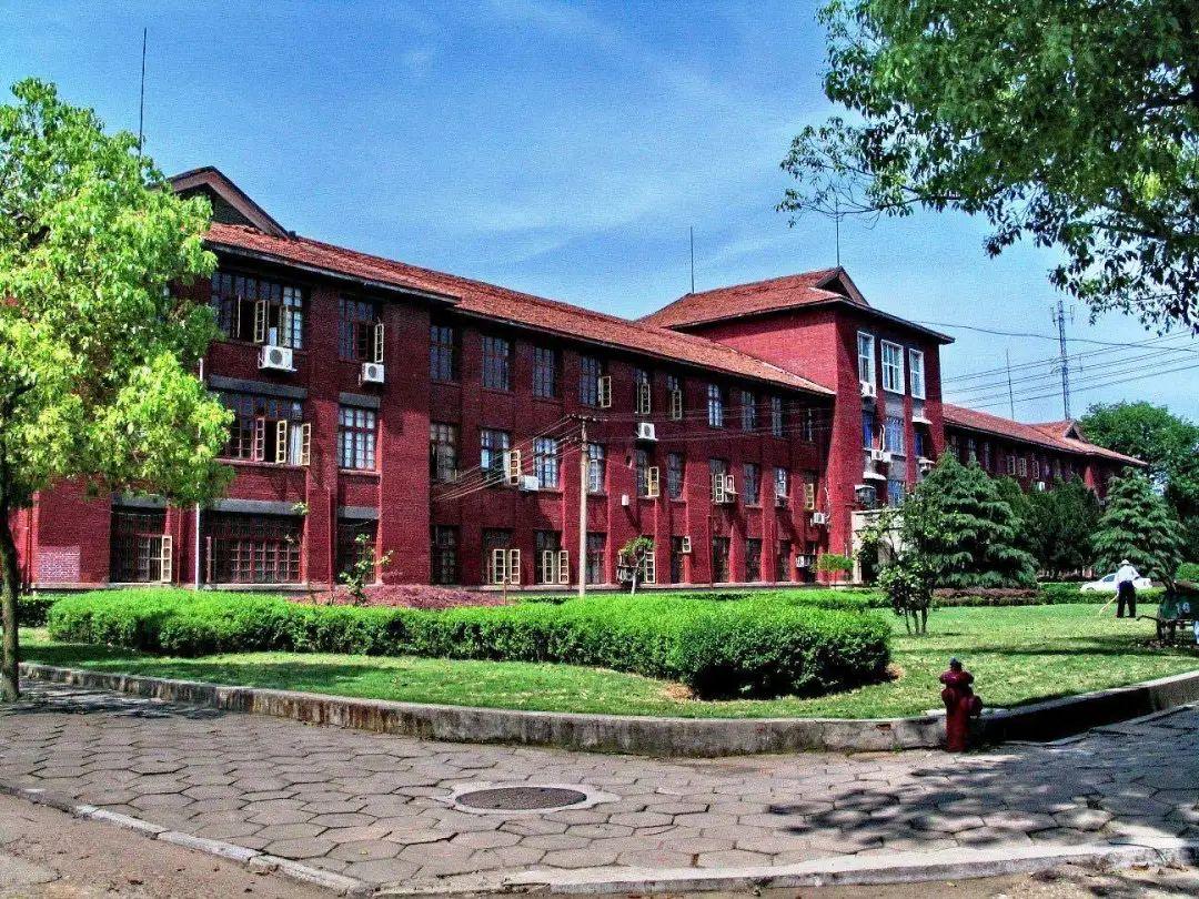 夕阳下的乡愁剧本